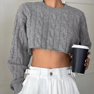Cropped Cable-Knit Crewneck Sweater — Gray